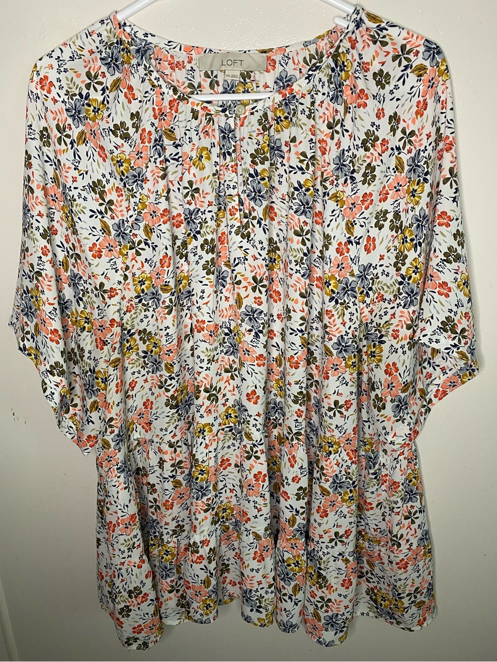 LOFT White Multicolor Floral Flowy Leightweight Blouse Size XXL in EUC